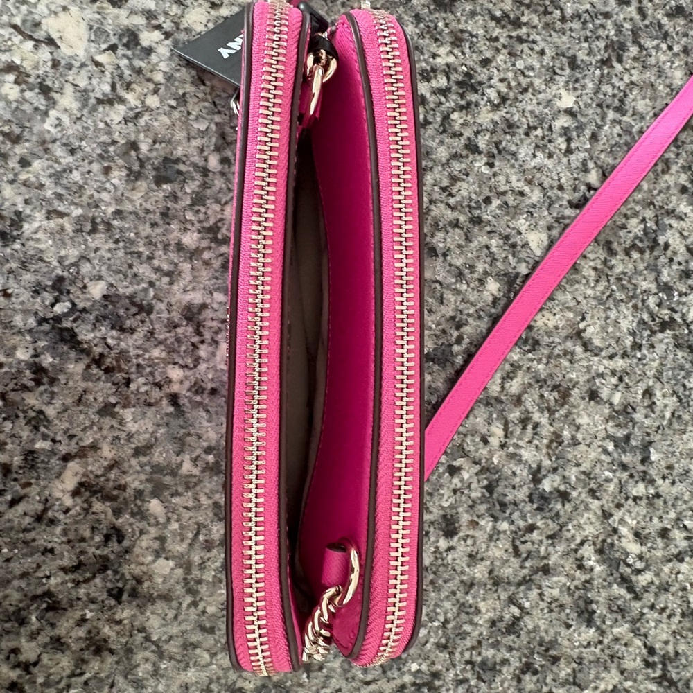 NWT- DKNY pink double zip victoria leather crossbody bag - Picture 6 of 12